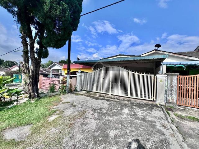 TAMAN DAYA RENOVATED SINGLE STOREY TERRACE HOUSE - For Sale 1