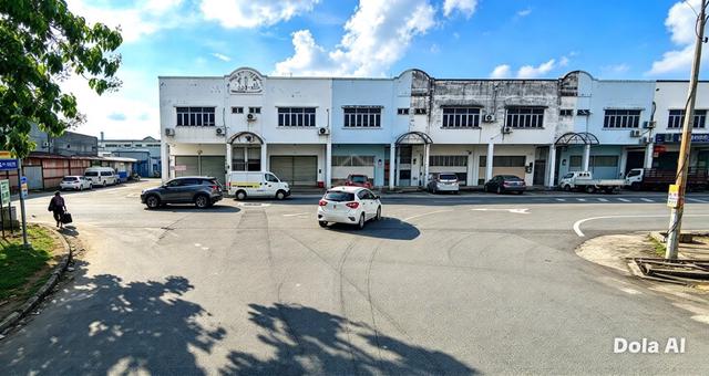 Puchong Utama 1.5sty Terrace Factory 1