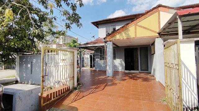 2 storey terrace corner lot Taman Kantan Permai Saujana Impian Kajang 1