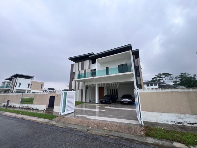 CORNER LOT DOUBLE STOREY BUNGALOW Seremban 1