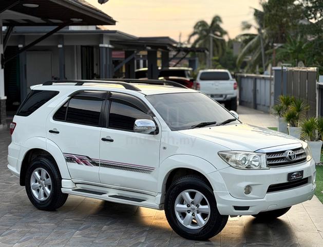2010 Toyota FORTUNER 2.5 G TRD SPORTIVO - 1