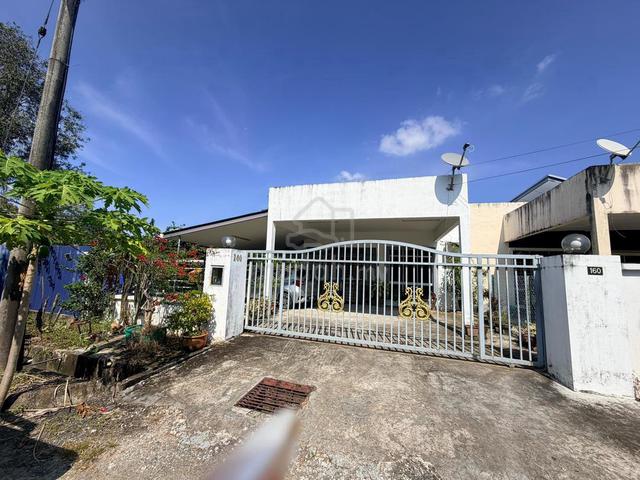 Beautiful Home in Taman Seri Awana 1