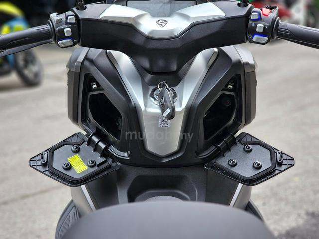 Cyclone RT2S ABS TCS - Premium Comfortable Scooter - photo 10 of 29