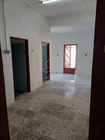 Rumah Teres Setingkat Untuk Dijual di Lunas 4