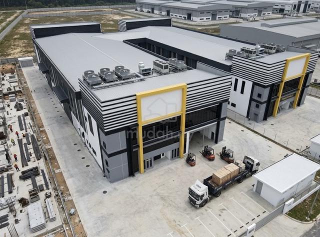Puncak Alam New Factory , Nice Design , Direct Move In 1