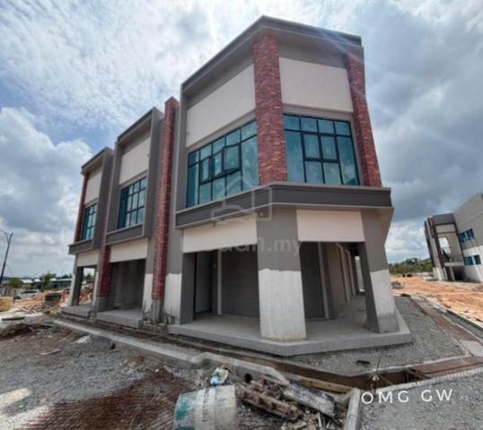 Brand New Facing Main Road Gamuda Garden Rawang 2sty Corner Shop Rent 1