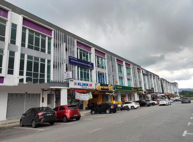 Scientex Senai Utama 3 Storey Shop Facing Main Road (99 speedmart row) 1