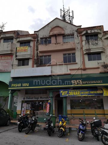 Fully tenanted 3 1/2 floors Shah Alam Shoplot for sell 1