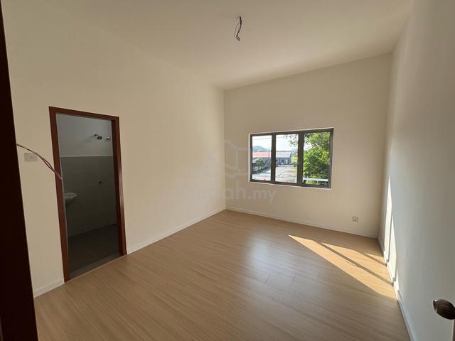 Townhouse @ Bandar Armada Putra, Pulau Indah 5