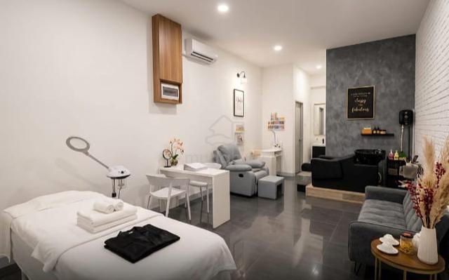 BEAUTY BUSINESS FOR SALE – Airport Road, Parkway Commercial Centre 1