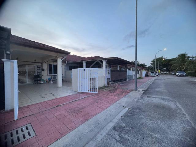 FACING OPEN Single Storey Terrace Taman Kembara Rantau Panjang Klang 1