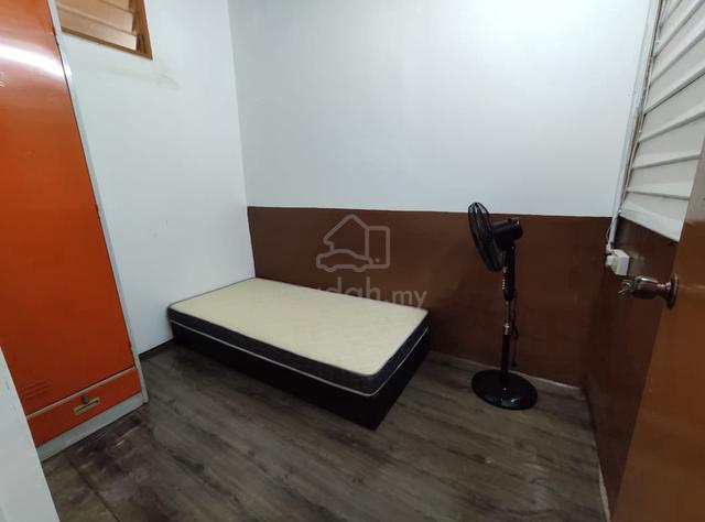 Single Room Lelaki Pulau Indah 1