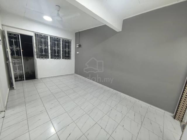 Flat Taman Ungku Tun Aminah 1