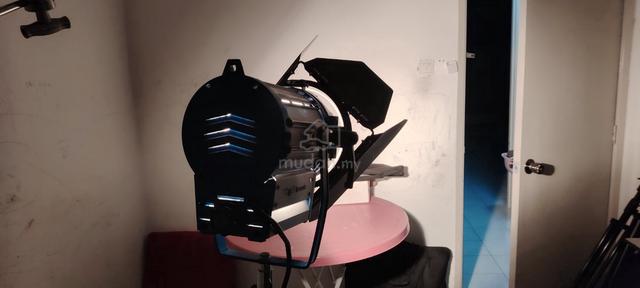 Bronic 1000W(1K) Tungsten Video Light + new bulbs - photo 3 of 6