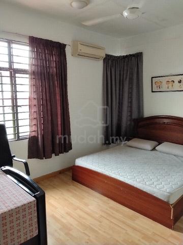 Master bedroom & 1st bedroom 1