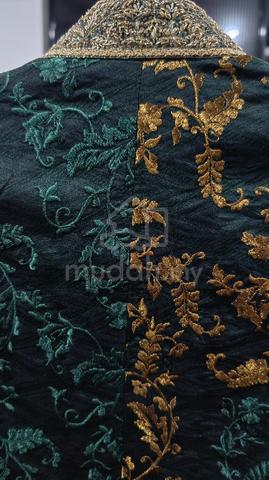 Exclusive Emerald Green & Gold Sherwani - photo 2 of 6
