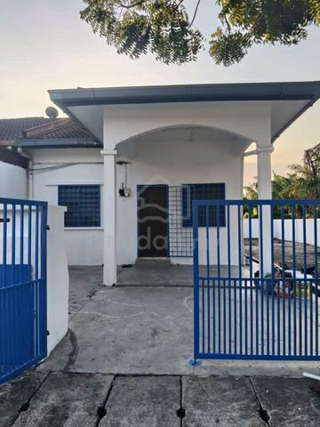 House for rent corner lot Teluk Panglima Garang 1