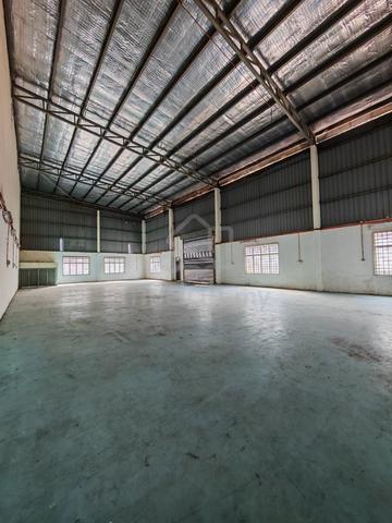 For Rent Kempas Utama 1.5 Storey SemiD factory ,Kempas 1