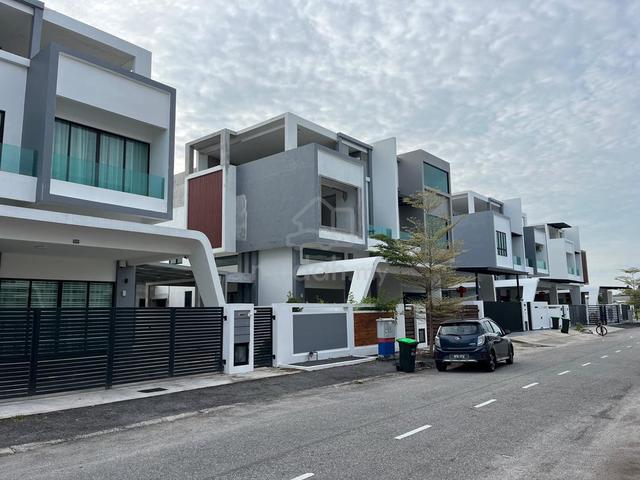 Original Unit 2 Storey Semi D Taman Gunung Perak Alor Setar For Sale 1