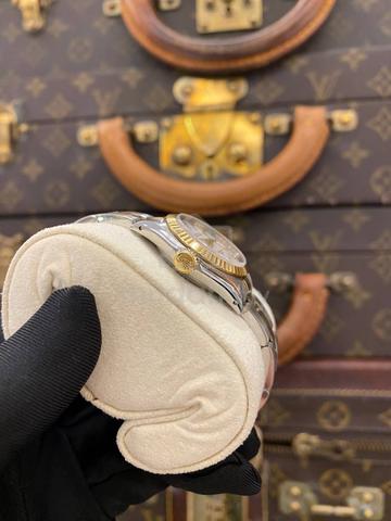 Carousel Image