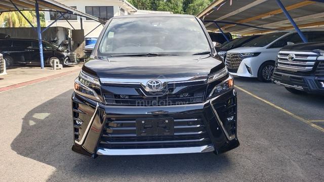 Last 1🚨 2021 Toyota VOXY 2.0 ZS KIRAMEKI III (A) - 4