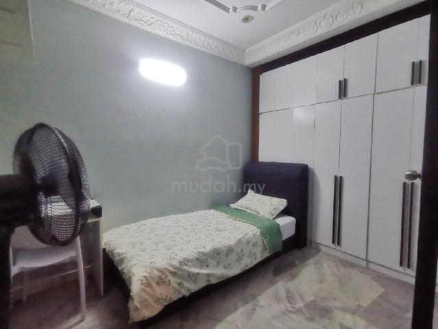 [💁🏻‍♀️ FEMALE unit] Single Room @ Bandar Kinrara
4
 1