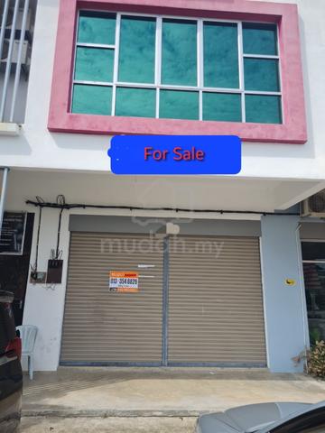 Pahang Jengka BDJS Depan EconSave Kedai 2 Setengah Tingkat  Utk DiJual 1