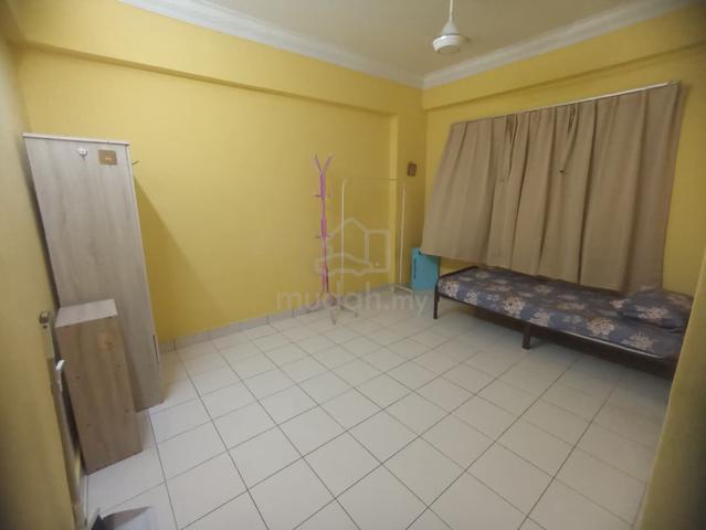 GIRL ROoM RenTAL MuRAh NeAR LRT CHERAS FREE WIFI FREECLEANING SERVICES 1