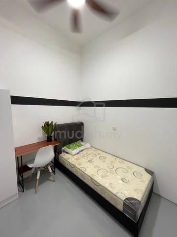 Single Room Fan Only / Country Garden / Shuttle Bus To Ciq / JB Town 1