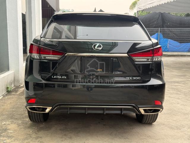 2022Lexus RX300 2.0 F-SPORT BLK INT REAR ELEC SEAT - 4