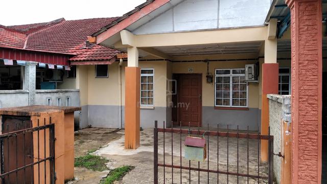 Teres Setingkat Taman Desa Semarak, Muadzam Shah, Pahang. 1