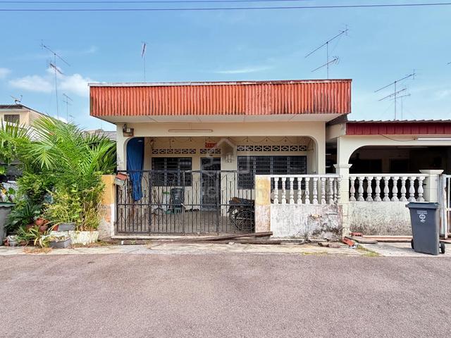 single storey low cost/Taman berlian Biru 1