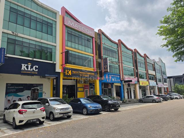 CHEAPEST, 3 Storey Shop 24x90 @ Molek 1/5B Near CHAGEE & PUBLIC BANK ! 1