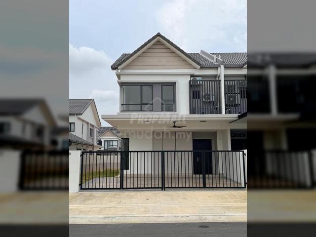 Partially Furnished, Modern 2 Storey Semi D House @ Sejati Lakeside 1