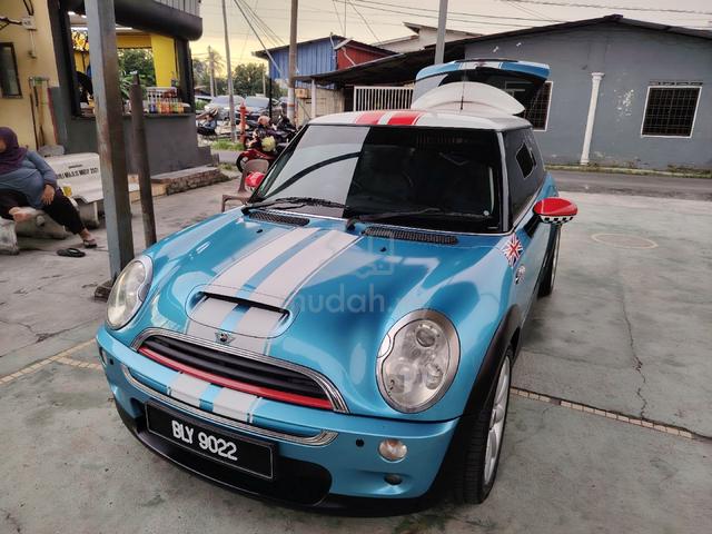 MINI Cooper S R53 1.6 Supercharged 6-Speed Manual - 1