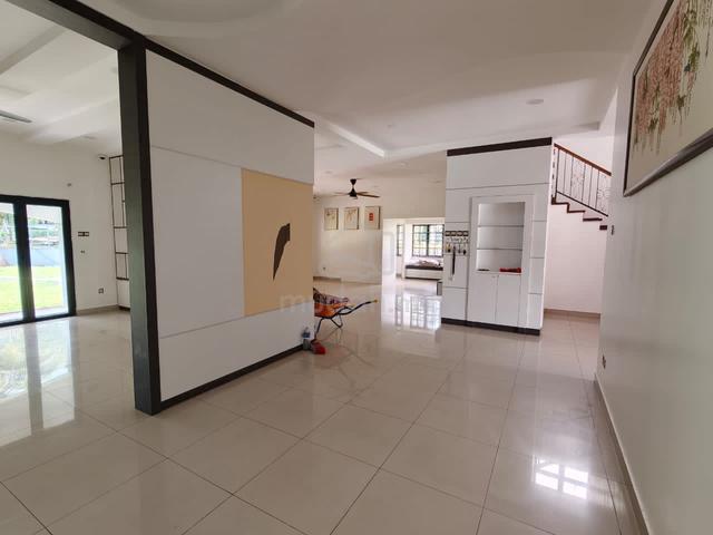Bungalow House For Rent @ Bandar Putra Kulai gate A 1
