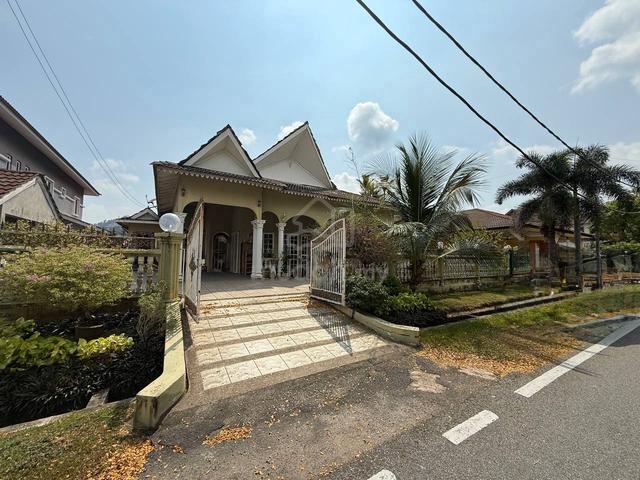 FACING OPEN Single Storey Bungalow Kampung Melayu Batu 16 Rawang 1