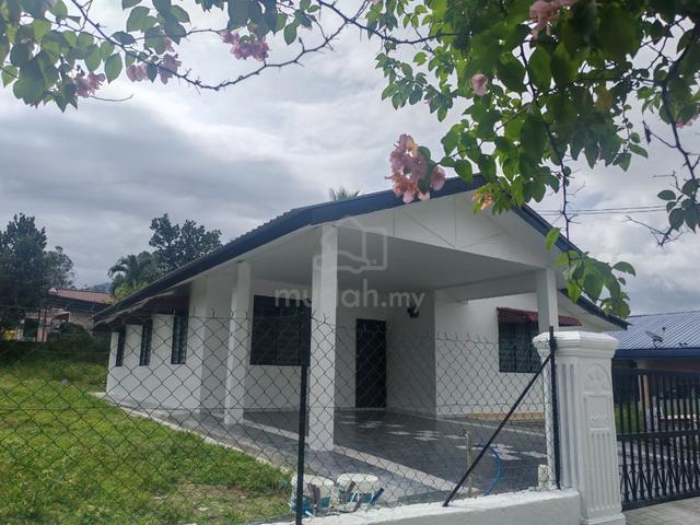 Bungalow house with a huge garden  1