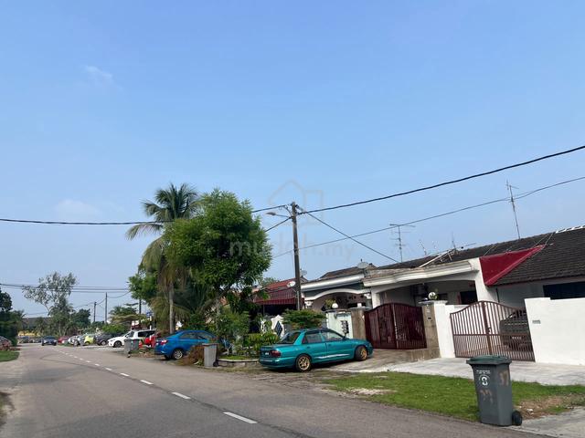 Single Storey Terrace House, Taman Ungku Tun Aminah, 81300 Johor Bahru 1