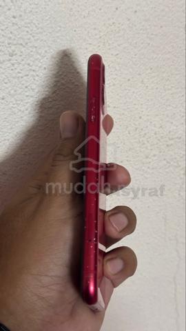 Iphone 11 red 128gb - photo 3 of 5
