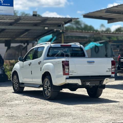 2015 Isuzu D-MAX 3.0 V-CROSS 4x4 (A) - 2