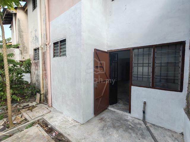 Desa Cemrlang nearby Econsave double storey low cost 2bed&2bath sales 4