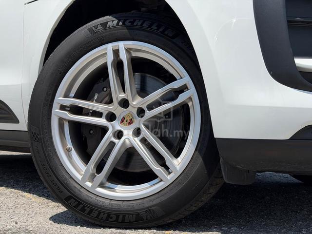 2022 BOOKNOW S/Chrono 4CAM Porsche MACAN 2.0L - 4