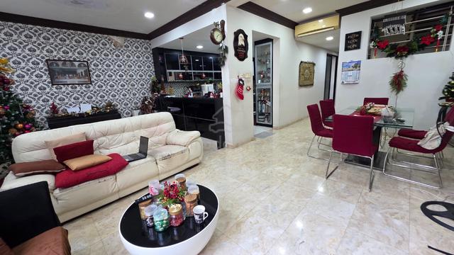 Lake Edge Puchong 2.5 Storey Intermediate Terrace For Sale Facing Lake 1