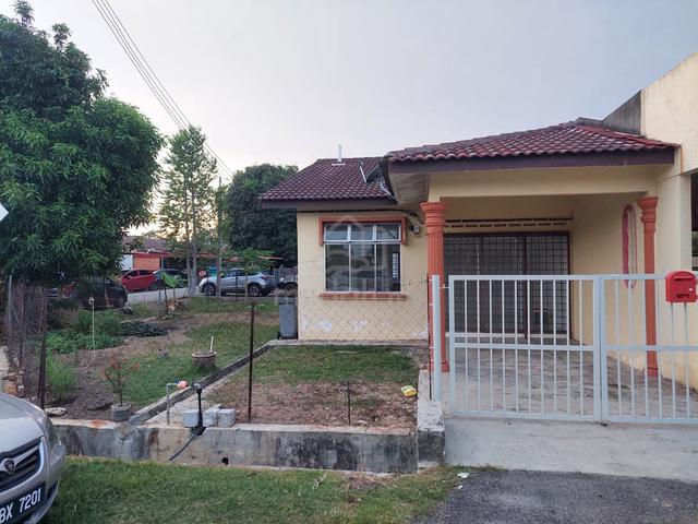 Corner Lot Single Storey House at Taman Seri Telok Emas (Basic Unit) 1