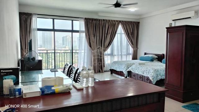 Molek Regency 1
