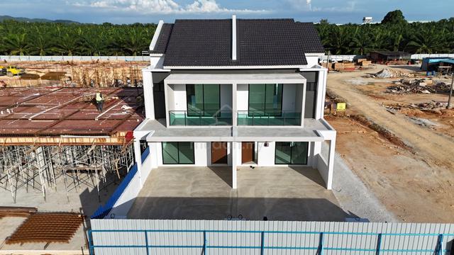 Rumah Baru Freehold 2 Tingkat Tanah belakang 10 kaki di Nibong Tebal 1