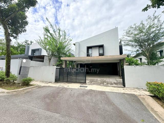EXCLuSiVeLy BUNGALOW HUGE PRiVATE POOL π 20 TRees TaMaN MelawaTi 1