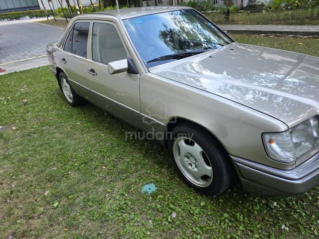 1995 Mercedes Benz E220A W124 - 5