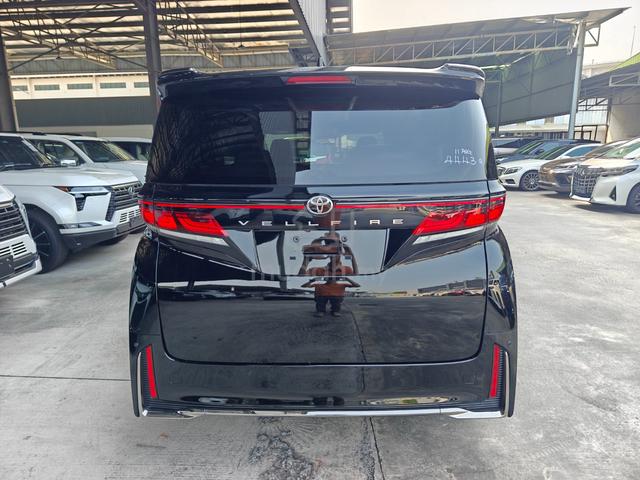 2025 Toyota Vellfire 2.4 4.5A Black Leather 4CamSR - 4